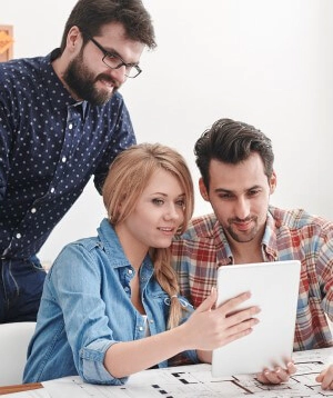 Die Pflegekrise ist real – <br> unsere Lösung auch